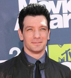 JC Chasez serenades surprised sorority girls