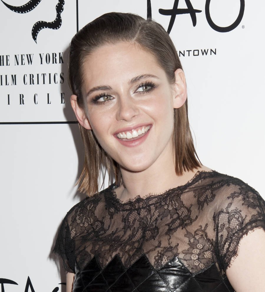 Kristen Stewart & Helena Bonham Carter in talks for transgender drama