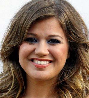 Kelly Clarkson still looking for love