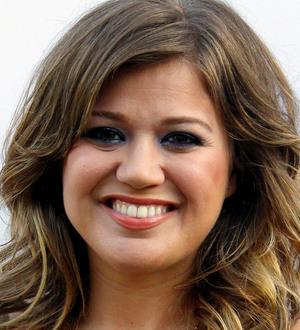 Kelly Clarkson still looking for love