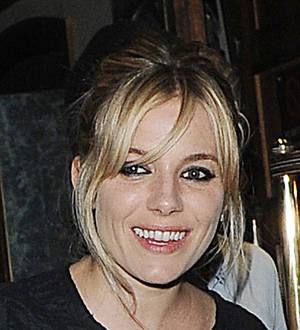 Sienna Miller selling off clothes for charity