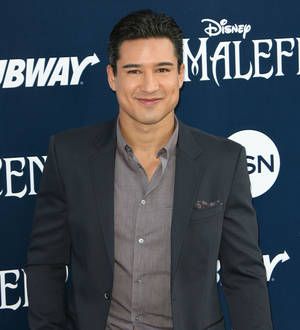 Mario Lopez penning first memoir