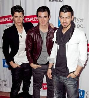 Jonas Brothers had no problems with song leak