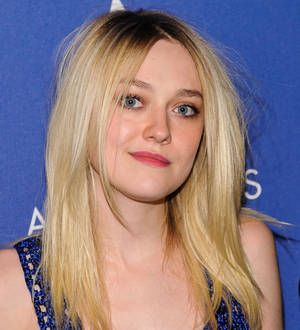 Dakota Fanning planning to stay home for 21st birthday