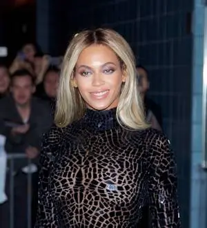 Beyonce reigns supreme on Billboard 200 album chart for Christmas