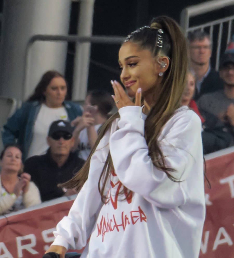 Ariana Grande 'inked with Manchester bee tattoo tribute'