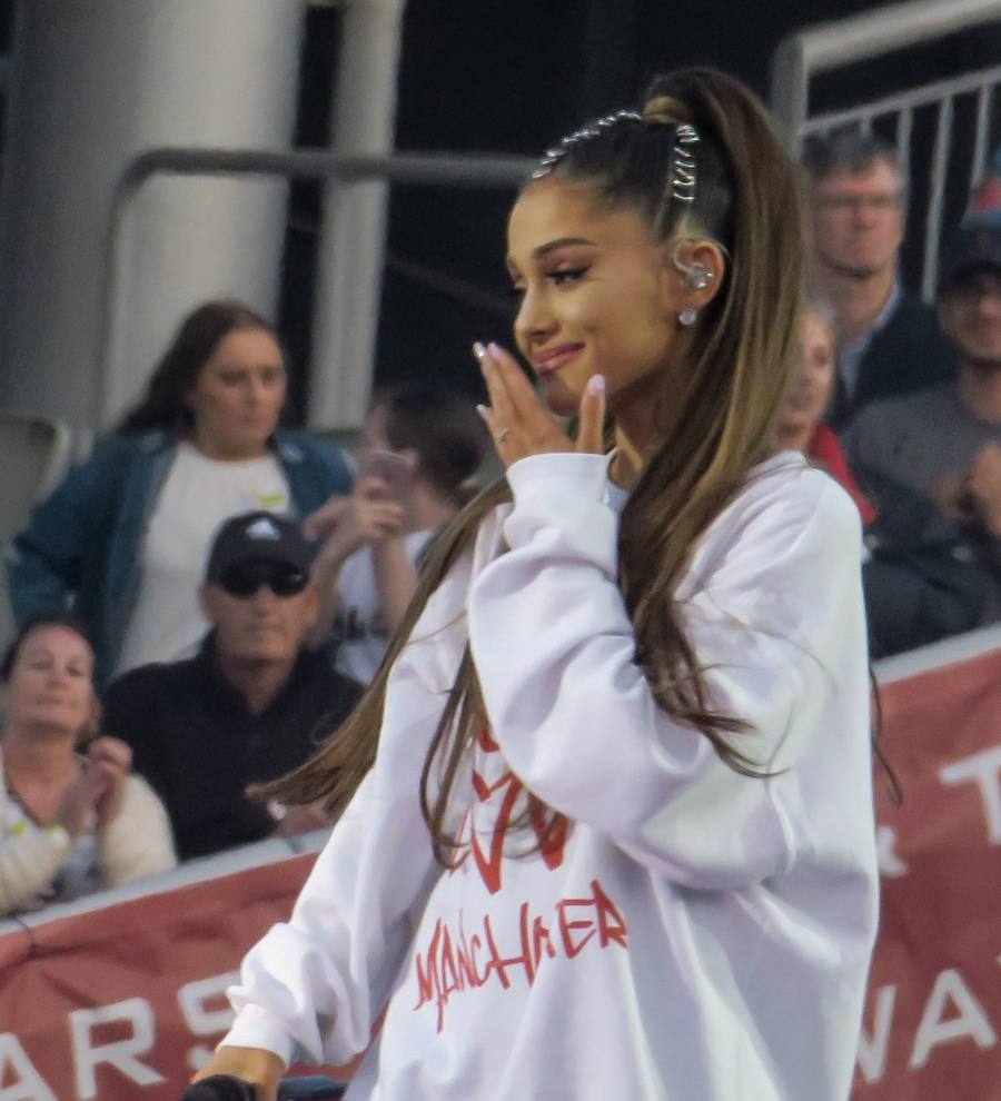 Ariana Grande 'inked with Manchester bee tattoo tribute'