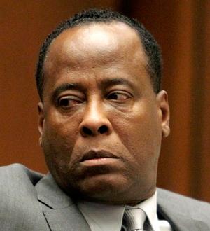 Drug expert claims Jackson swallowed sedative