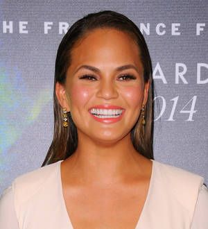 Chrissy Teigen regrets bra-less decision on chat show