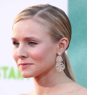 Kristen Bell had a drive to remember on her way to wedding