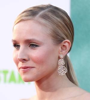 Kristen Bell had a drive to remember on her way to wedding