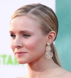 Kristen Bell had a drive to remember on her way to wedding