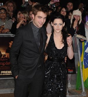 Kristen Stewart back together with Robert Pattinson