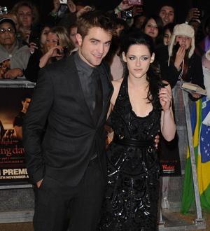 Kristen Stewart back together with Robert Pattinson