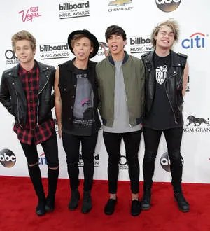 5 Seconds of Summer bring the heat to the top of the album chart