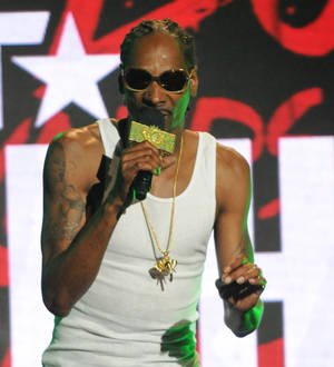 T.I. braves Ebola outbreak to headline gig in Africa