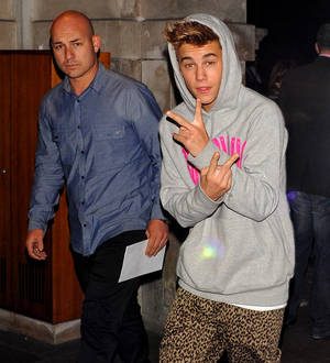Justin Bieber rants at negative press on Twitter