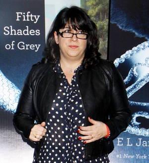 E.L. James subjected to Twitter abuse during webchat