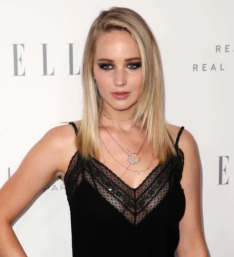 Jennifer Lawrence and Darren Aronofsky reunite for friendly stroll