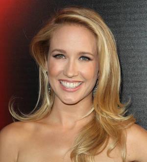 Anna Camp hospitalized with concussion during True Blood