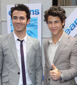 Jonas Brothers Pay Tribute to John Lennon