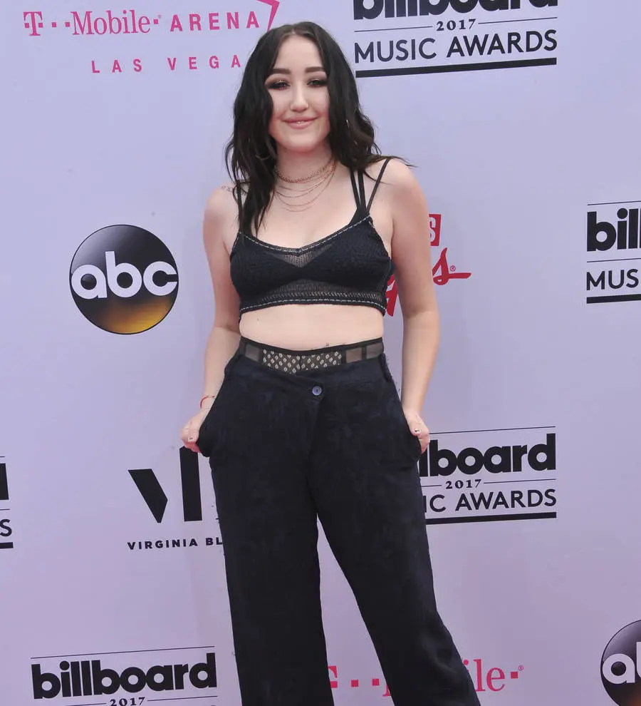 Noah Cyrus would 'cry for hours' over negative social media comments