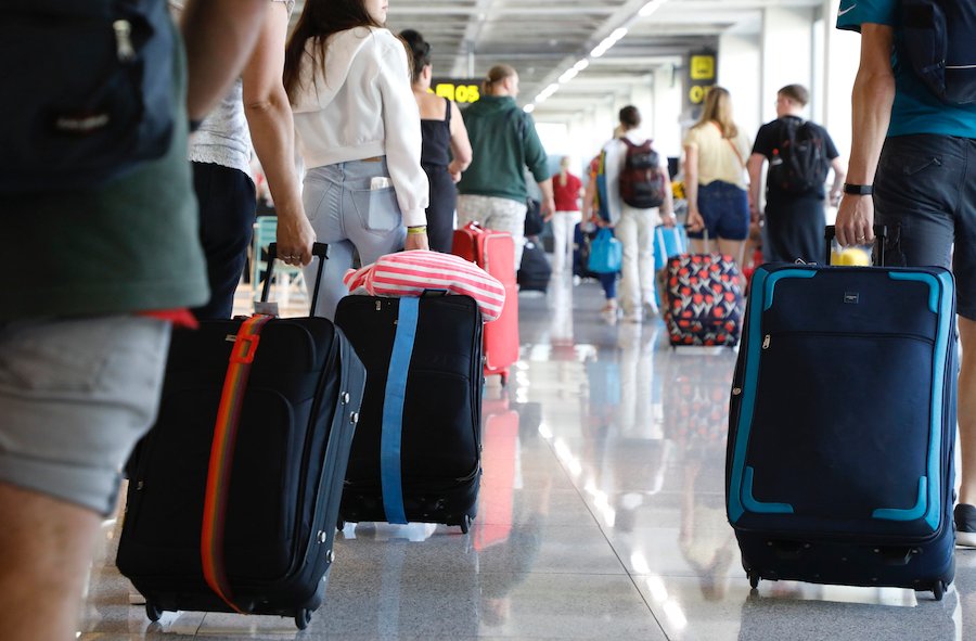 How To Travel With ONLY a Carry-On Bag!