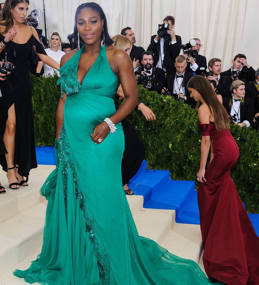 New mom Serena Williams debuts baby girl online