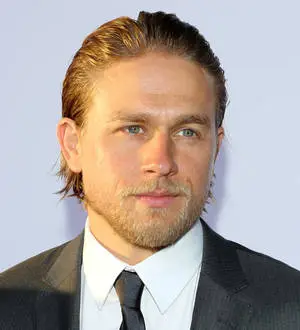 Charlie Hunnam backs out of Fifty Shades of Gray