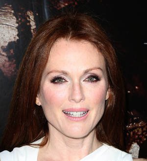 Julianne Moore urges kids to be kind at school