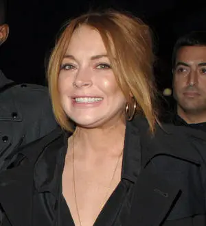 Lindsay Lohan seeking ghost writer for tell-all book