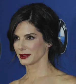 Sandra Bullock injured pelvis on Gravity set