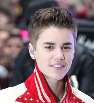 Justin Bieber to stage charity holiday fundraiser