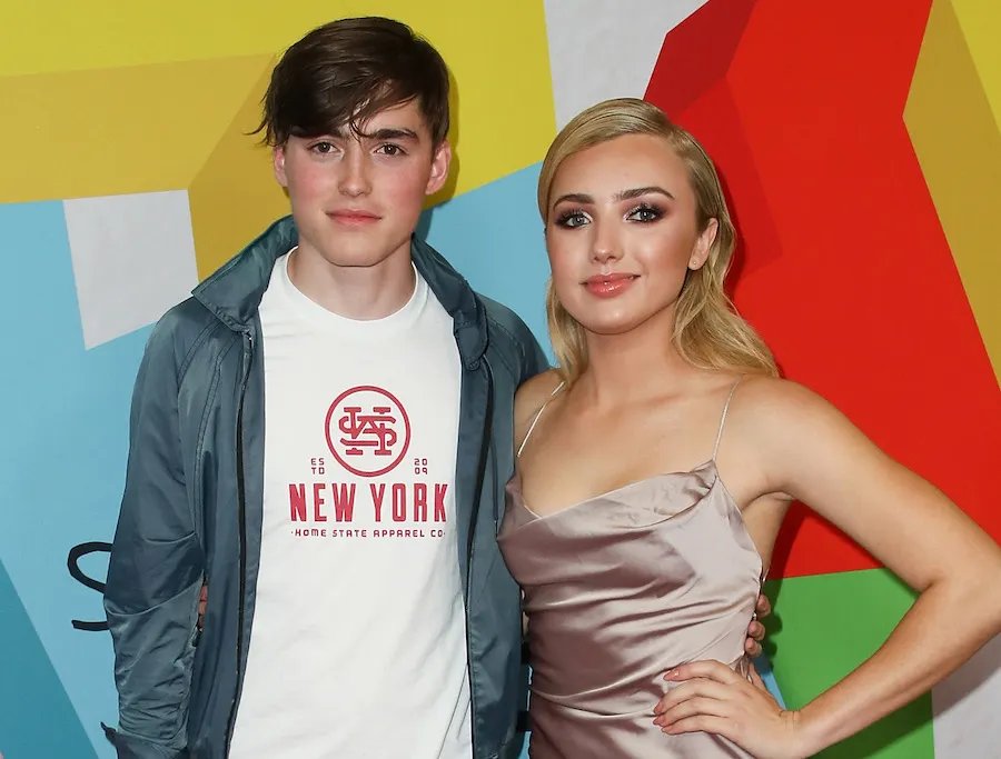 Celebrities That You Didn't Know Are Twinning!