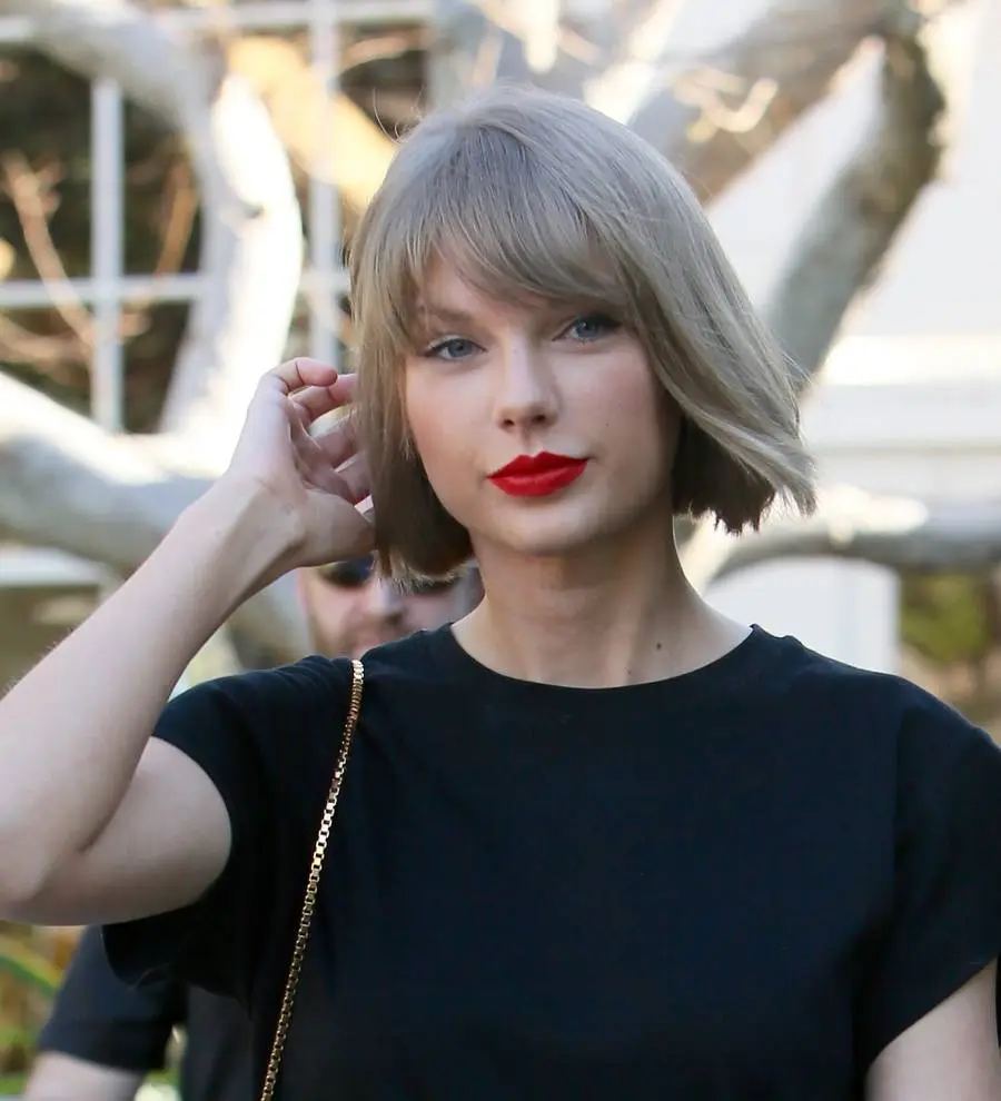 Taylor Swift salutes pal Ruby Rose at the GLAAD Media Awards