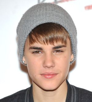 Justin Bieber takes the bus in London