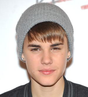 Justin Bieber takes the bus in London