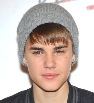 Justin Bieber takes the bus in London