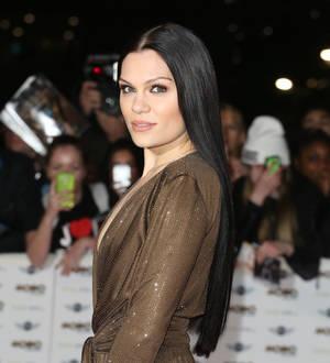Jessie J cancels gigs following mystery surgery