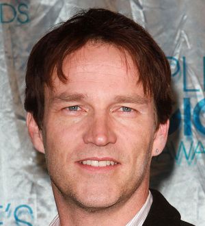 Stephen Moyer flips car in celebrity race qualifier