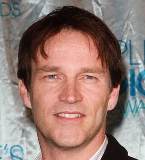 Stephen Moyer flips car in celebrity race qualifier