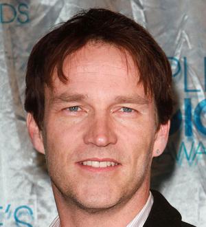 Stephen Moyer flips car in celebrity race qualifier