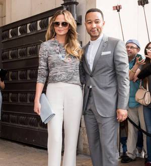 Chrissy Teigen posts naked photograph of John Legend