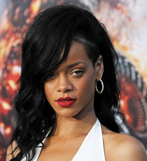Rihanna tackles Joan Rivers over Chris Brown comments
