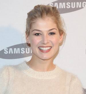 Rosamund Pike thankful to Tom Cruise for pregnancy support
