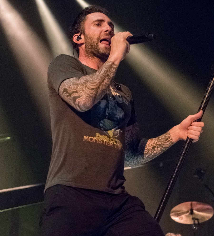 Maroon 5 new front-runner for Super Bowl half-time show