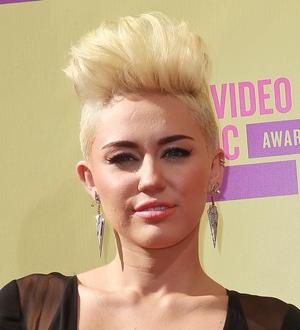 Miley Cyrus in talks to play Bonnie Parker