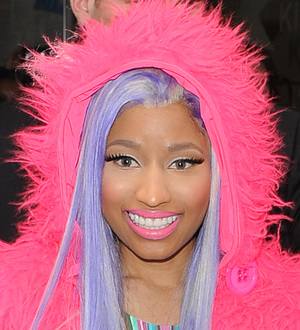 Nicki Minaj shocked by fans' determination to take her photo