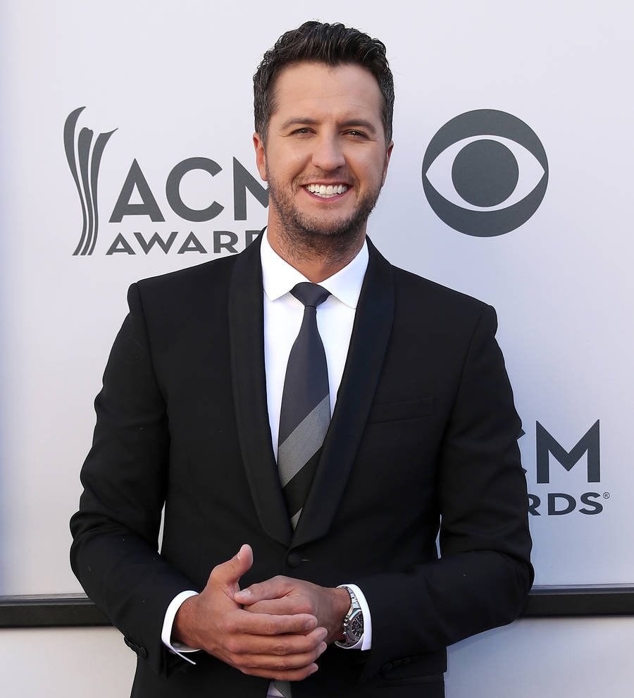 Luke Bryan invites first responders to Houston show