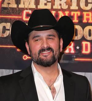 Singer Ray Scott engaged